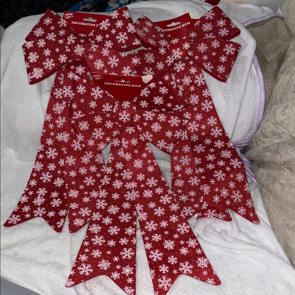 Red Snowflake Decorative Bows